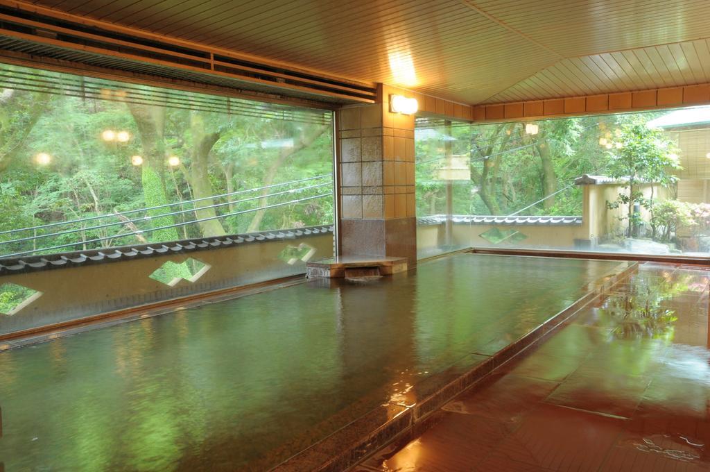 Yugawara Onsen Kawasegien Isuzu Hotel Атами Экстерьер фото