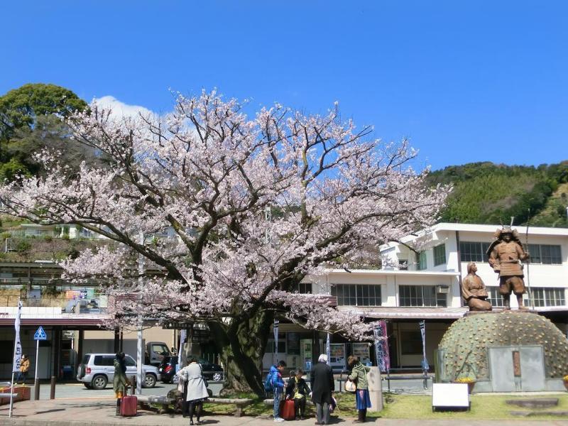 Yugawara Onsen Kawasegien Isuzu Hotel Атами Экстерьер фото